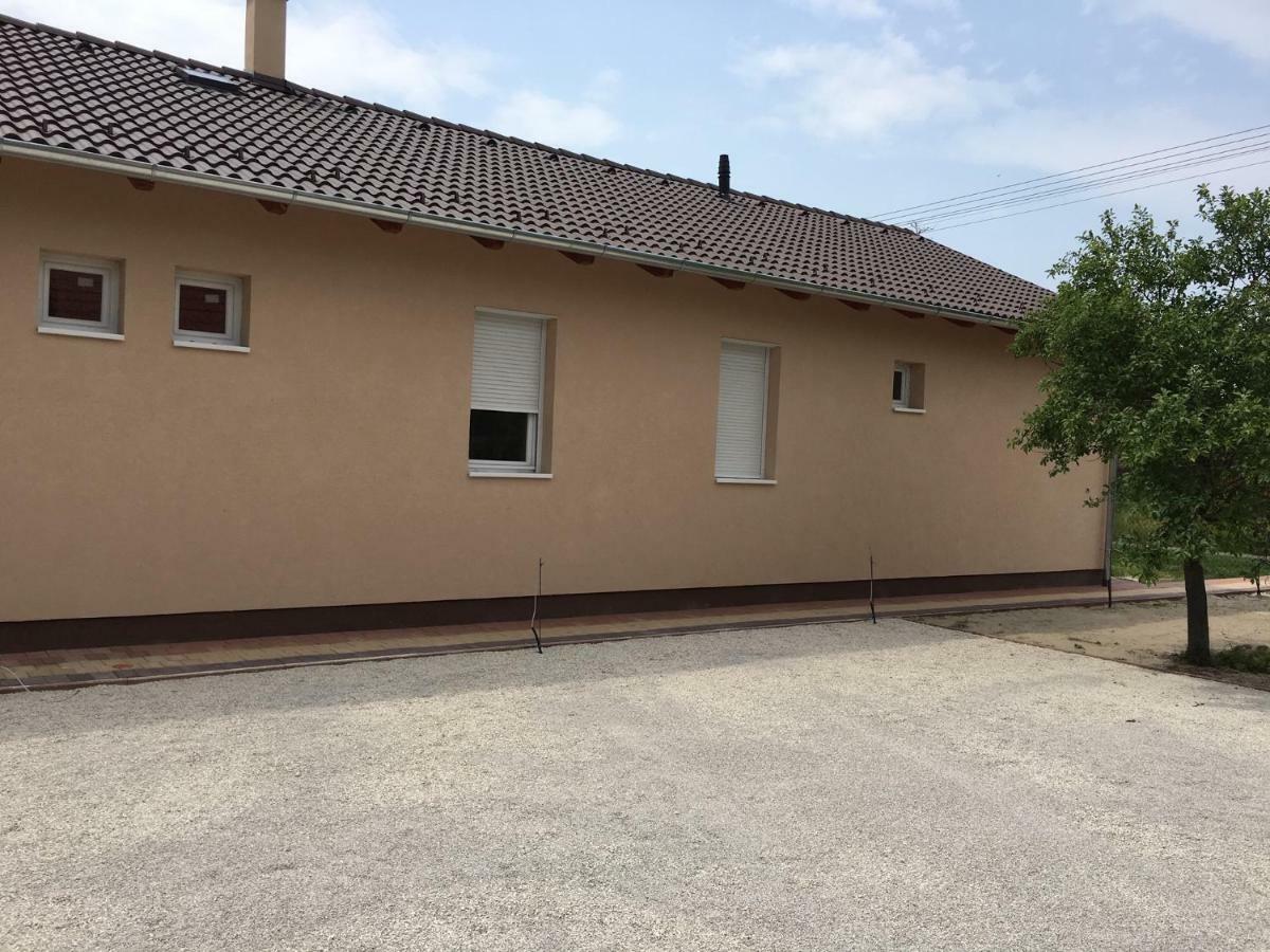Vila Konrad Apartman Balatonmáriafürdő Exteriér fotografie